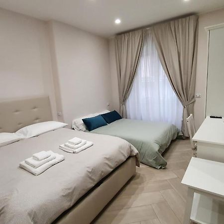 Bed and Breakfast Dimora Costantino Nápoles Exterior foto