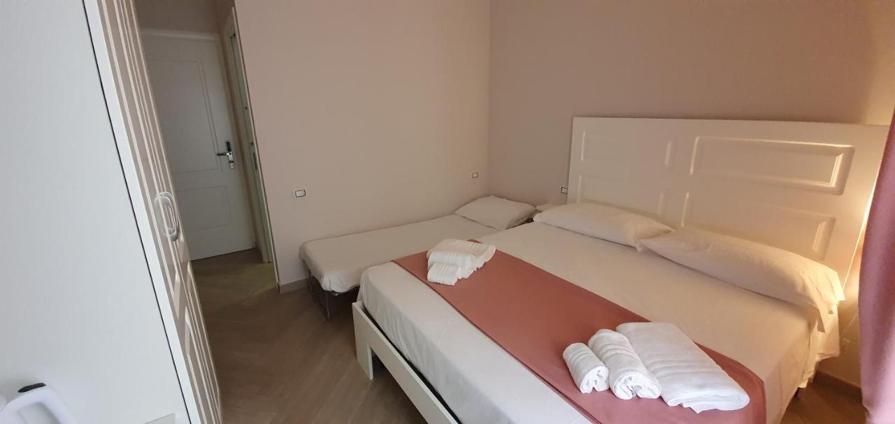 Bed and Breakfast Dimora Costantino Nápoles Exterior foto