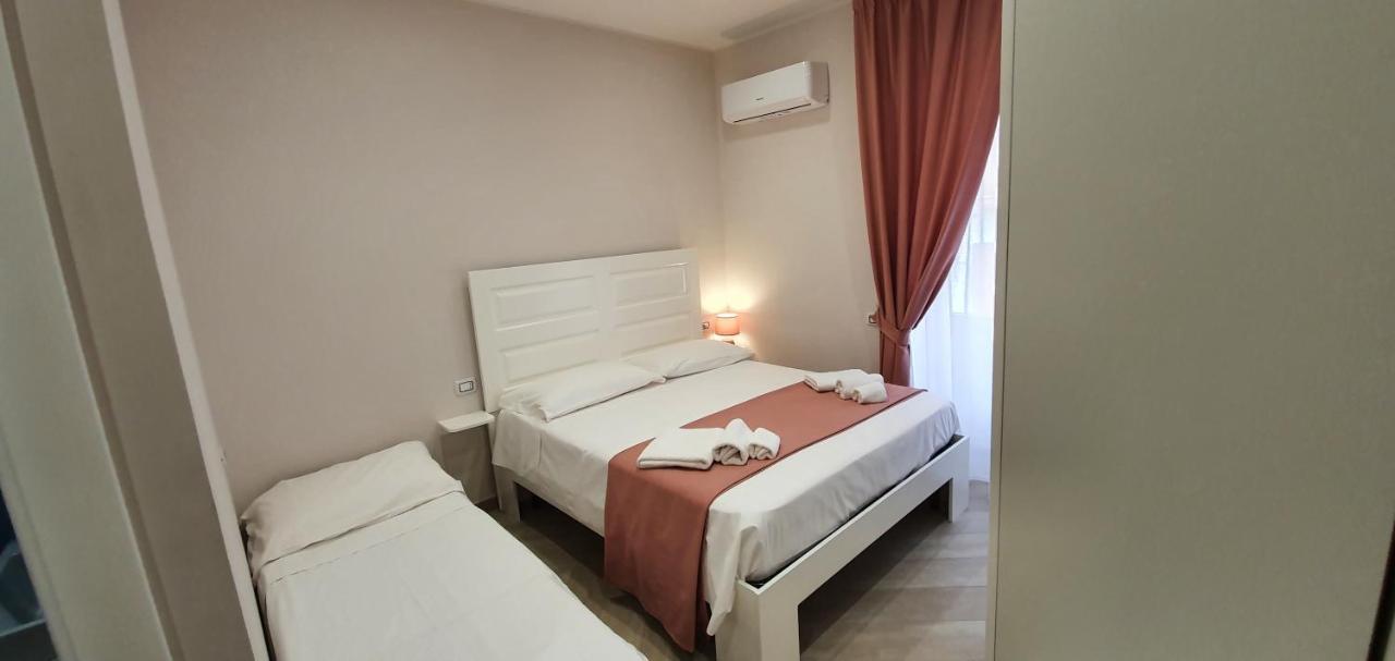 Bed and Breakfast Dimora Costantino Nápoles Exterior foto