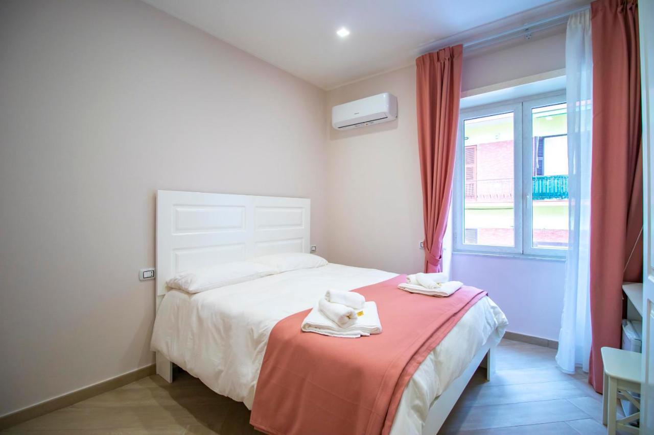 Bed and Breakfast Dimora Costantino Nápoles Exterior foto