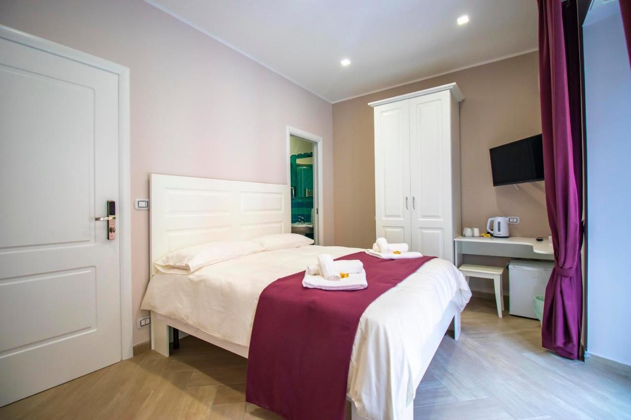 Bed and Breakfast Dimora Costantino Nápoles Exterior foto