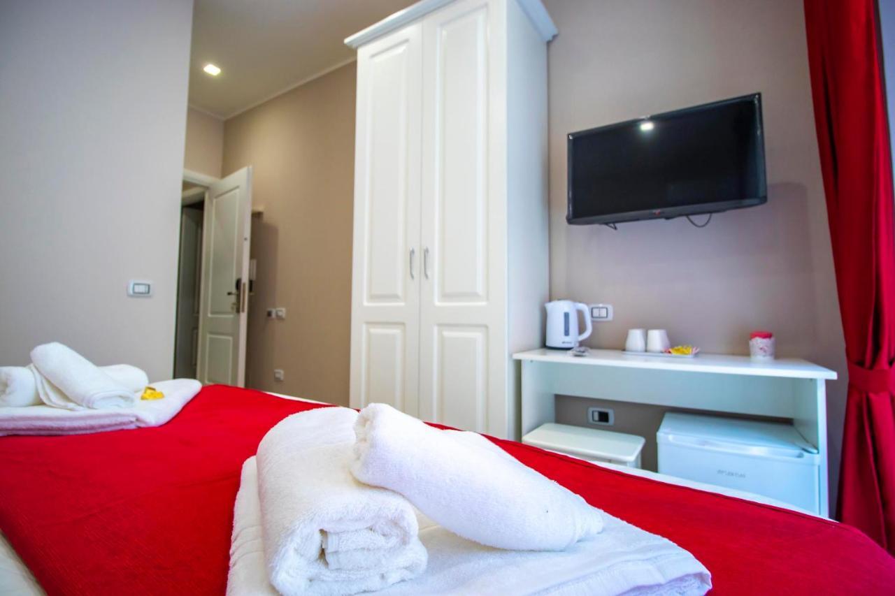 Bed and Breakfast Dimora Costantino Nápoles Exterior foto